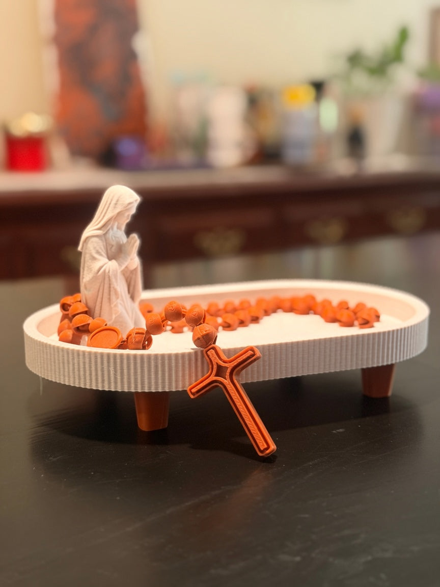 Printed Virgin Mary Rosary Set – “Ore e Confie” Prayer Tray with Kneeling Madonna, Cross & Beads | Catholic Home Decor Gift